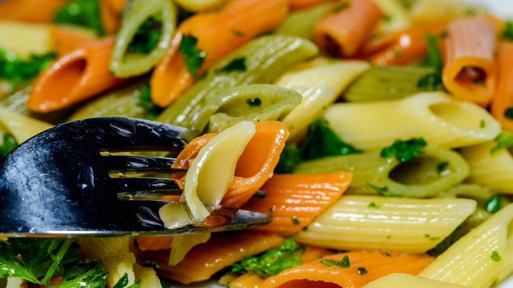 Pasta estiva, 10 ricette leggere e veloci per stupire gli amici