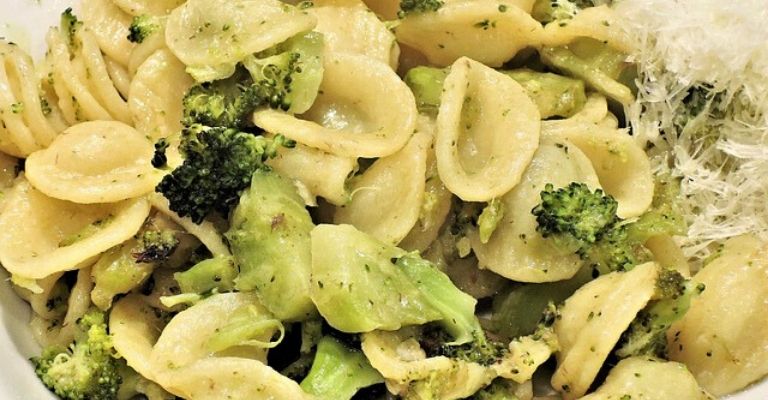 orecchiette con broccoli