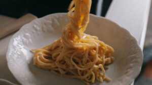 Spaghetti cacio e pepe: la ricetta romana tradizionale
