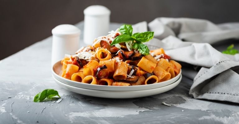 Ricette-sfiziose-a-base-di-melanzane-pasta-alla-norma